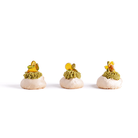 Pistachio meringue