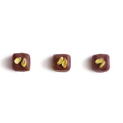 Pistachio bonbon square-1
